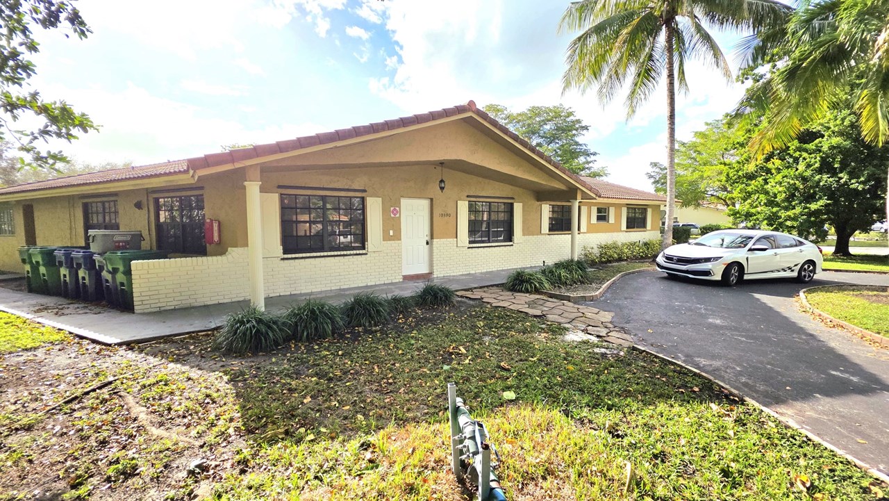 10390 NW 36th ST 